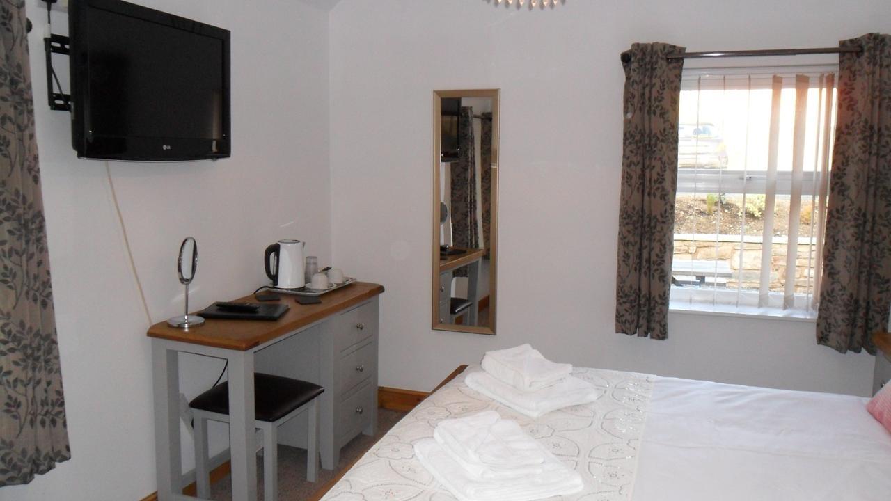 The Bear Bed & Breakfast Рейъдър Екстериор снимка