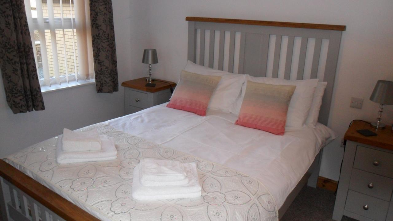 The Bear Bed & Breakfast Рейъдър Екстериор снимка