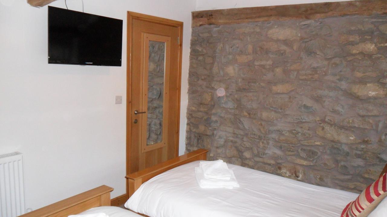 The Bear Bed & Breakfast Рейъдър Екстериор снимка
