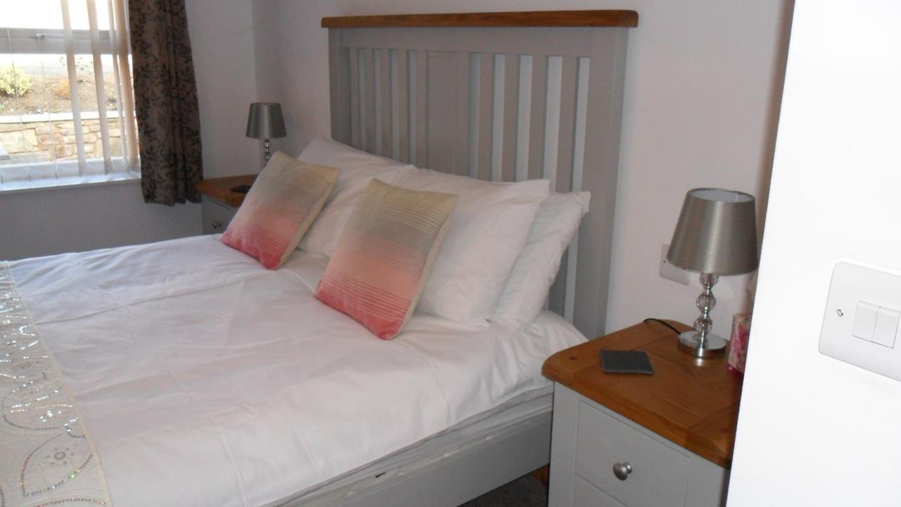 The Bear Bed & Breakfast Рейъдър Екстериор снимка